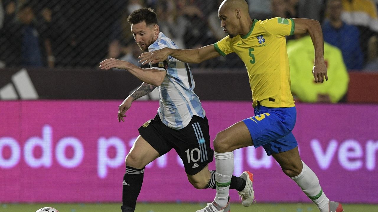 Brasil e Argentina empatam sem gols em jogo muito físico