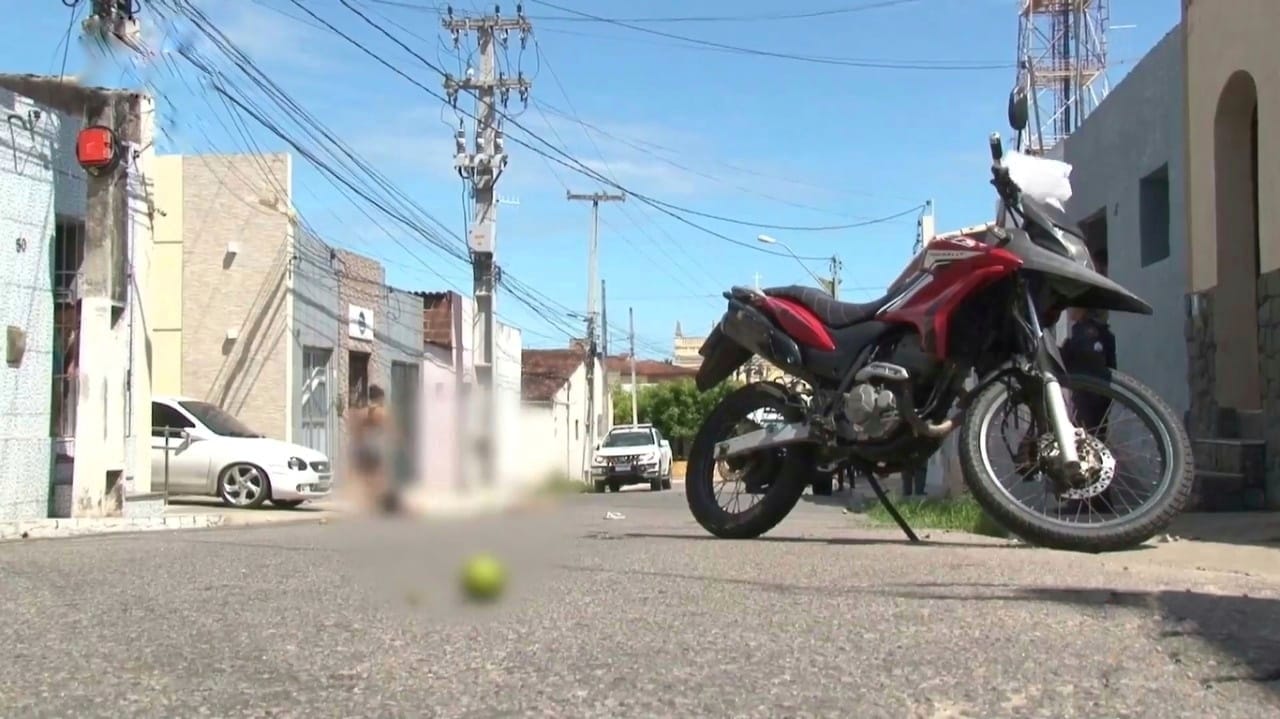 Pilotando moto, homem é assassinado com quase 20 tiros na Grande Natal