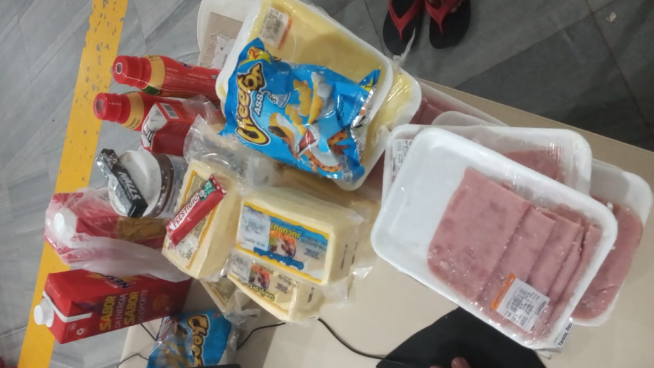 Bandido é preso após arrombar padaria e tentar levar queijo, presunto e nutella escondidos na roupa na Grande Natal