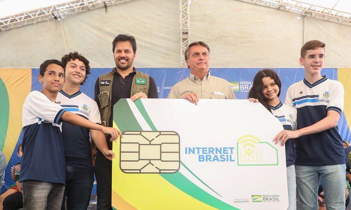 [VIDEO] Bolsonaro inaugura Wi-Fi público em praça da Zona Sul de Natal