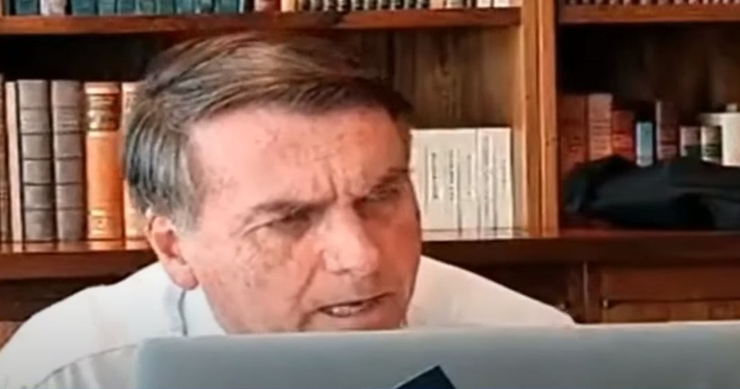 [VÍDEO] Bolsonaro chama de “sem caráter” quem assinou carta pela democracia; Fátima foi uma delas