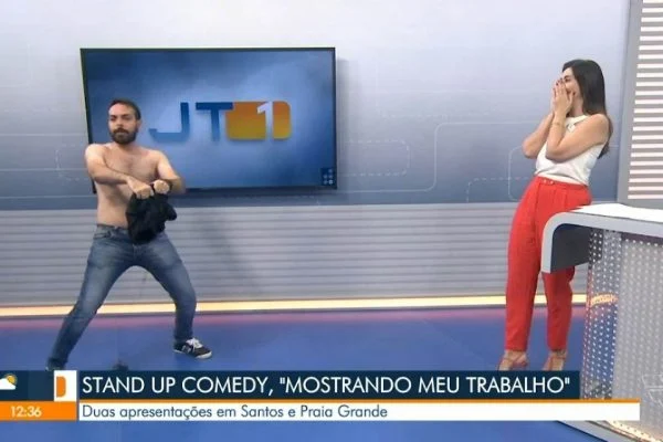 [VÍDEO] Humorista faz striptease ao vivo na Globo e surpreende apresentadora