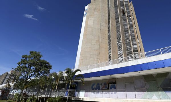 Caixa suspende crédito consignado para beneficiários do Bolsa Família