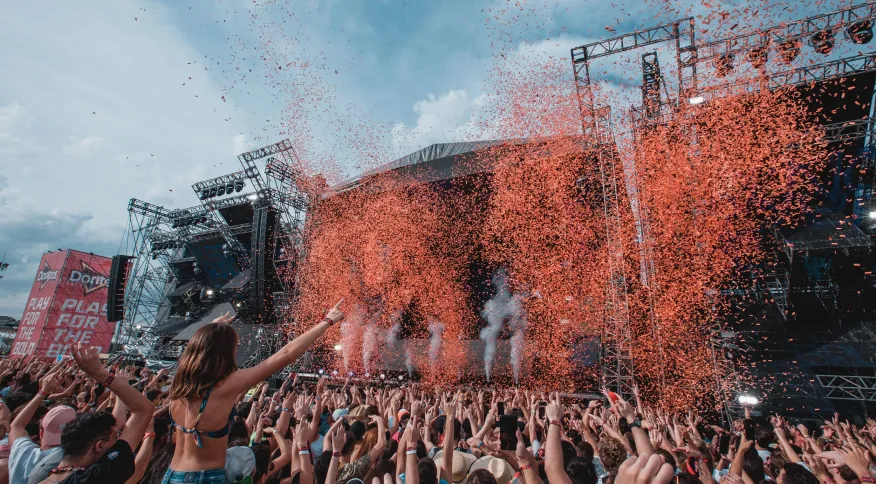 TSE proíbe manifestações políticas no Lollapalooza e define multa