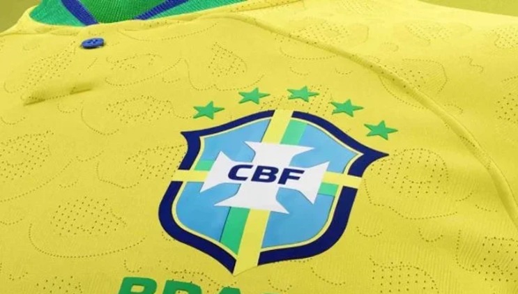 Lula, Bolsonaro, Ciro, Simone... Nike proíbe nomes de presidenciáveis na camisa da Seleção