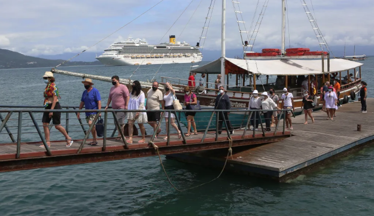 Após casos de Covid, Anvisa pedirá cancelamento de cruzeiros e que navios atraquem