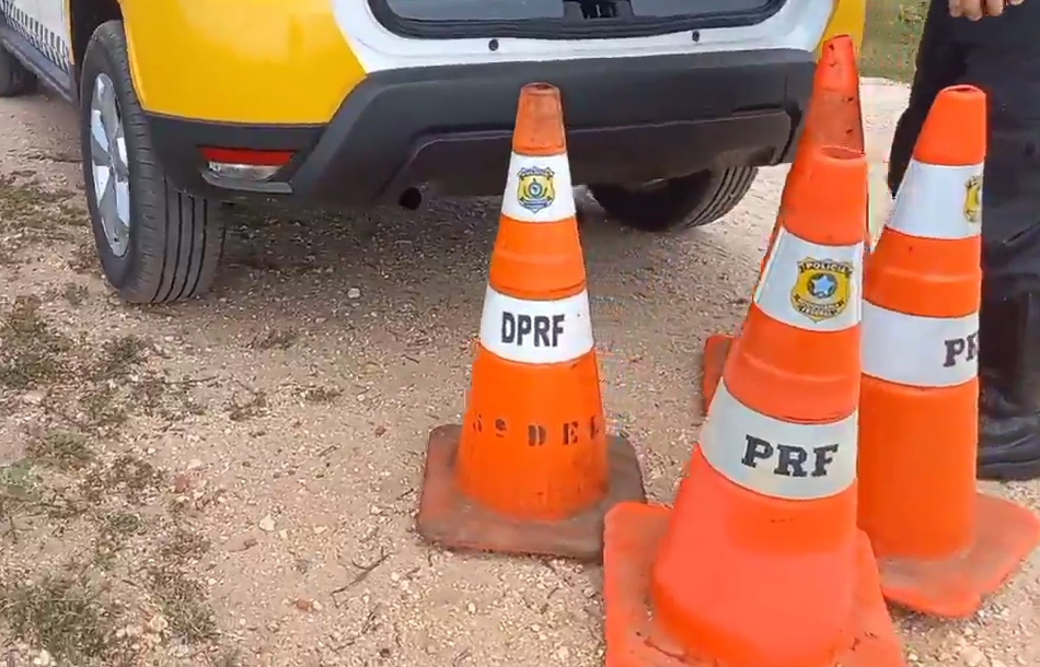 [VÍDEO] Cones "furtados" da PRF são recuperados pela PM no RN