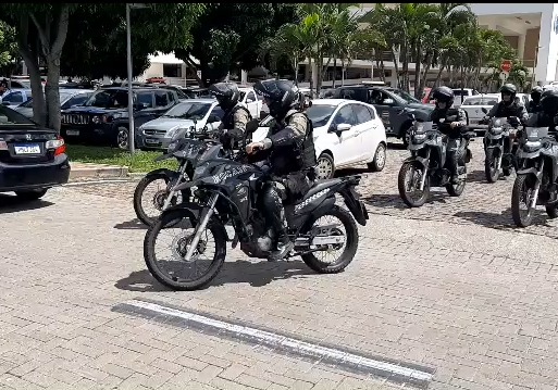 Após assassinato de PMs, Governo deflagra operação para combater facção que caça policiais em Felipe Camarão