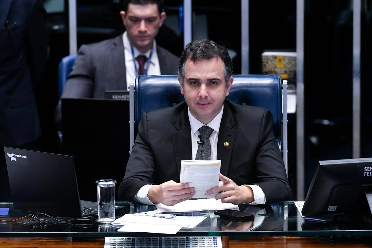 Presidente do Senado diz que CPIs serão lidas em plenário e instaladas após as eleições