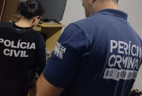 Mãe acusada de explorar sexualmente filha de quase 2 anos é presa