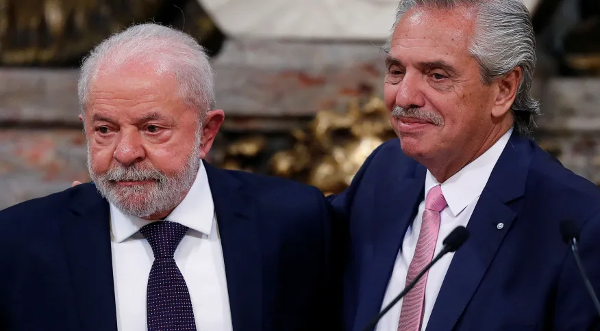 Farei todo e qualquer sacrifício para ajudar a Argentina, diz Lula após reunião com Fernández