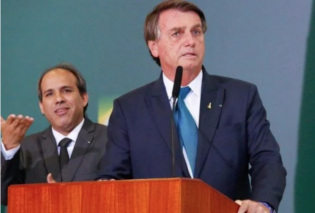 Intérprete de libras de Bolsonaro será candidato a deputado federal