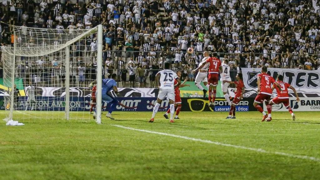 Erro de arbitragem na final entre ABC e América vira notícia internacional: "Equipe joga com 12 e perde para rival"