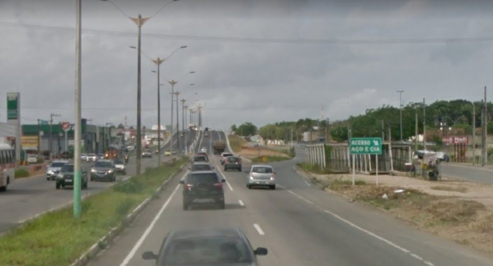 BR-101 é interditada em Parnamirim para instalação de passarela