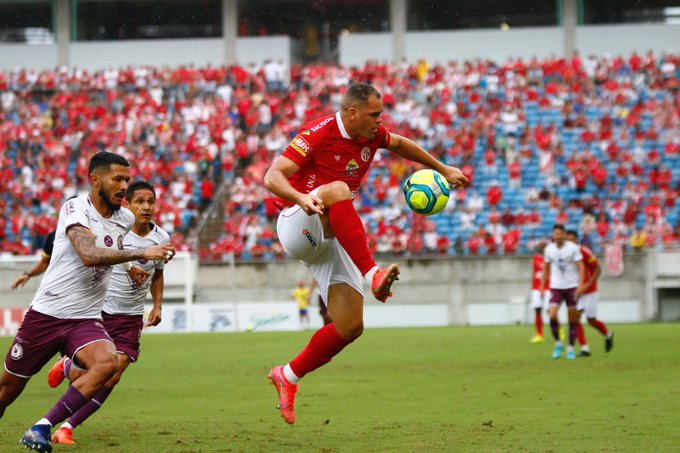 Em jogo tenso, América fica no empate sem gols e passa de fase para enfrentar o Moto Clube