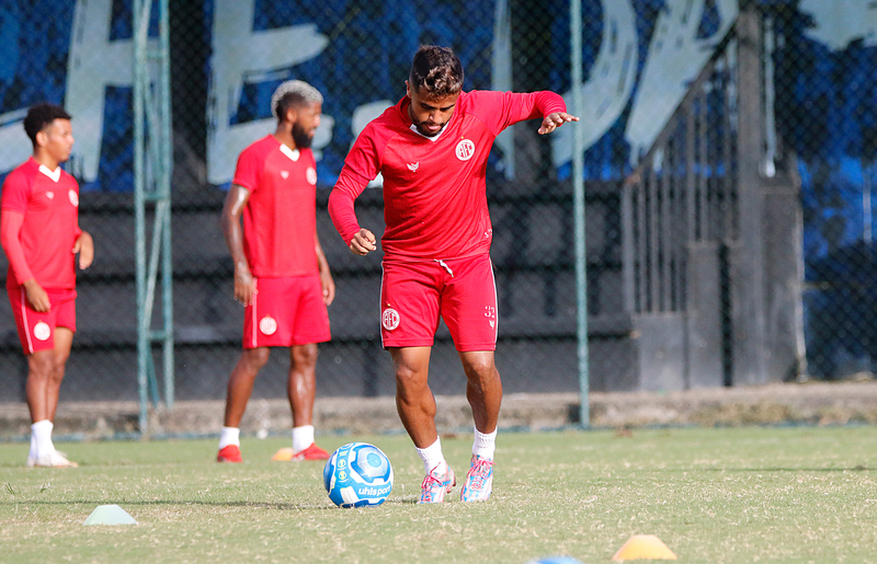 Elvinho fala sobre o trabalho de Thiago Carvalho