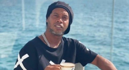 Justiça determina penhora de bens e bloqueio de contas de Ronaldinho Gaúcho