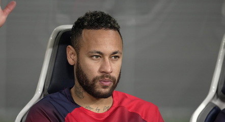 Neymar deve ser negociado com clube saudita e emprestado ao Barcelona, diz jornal