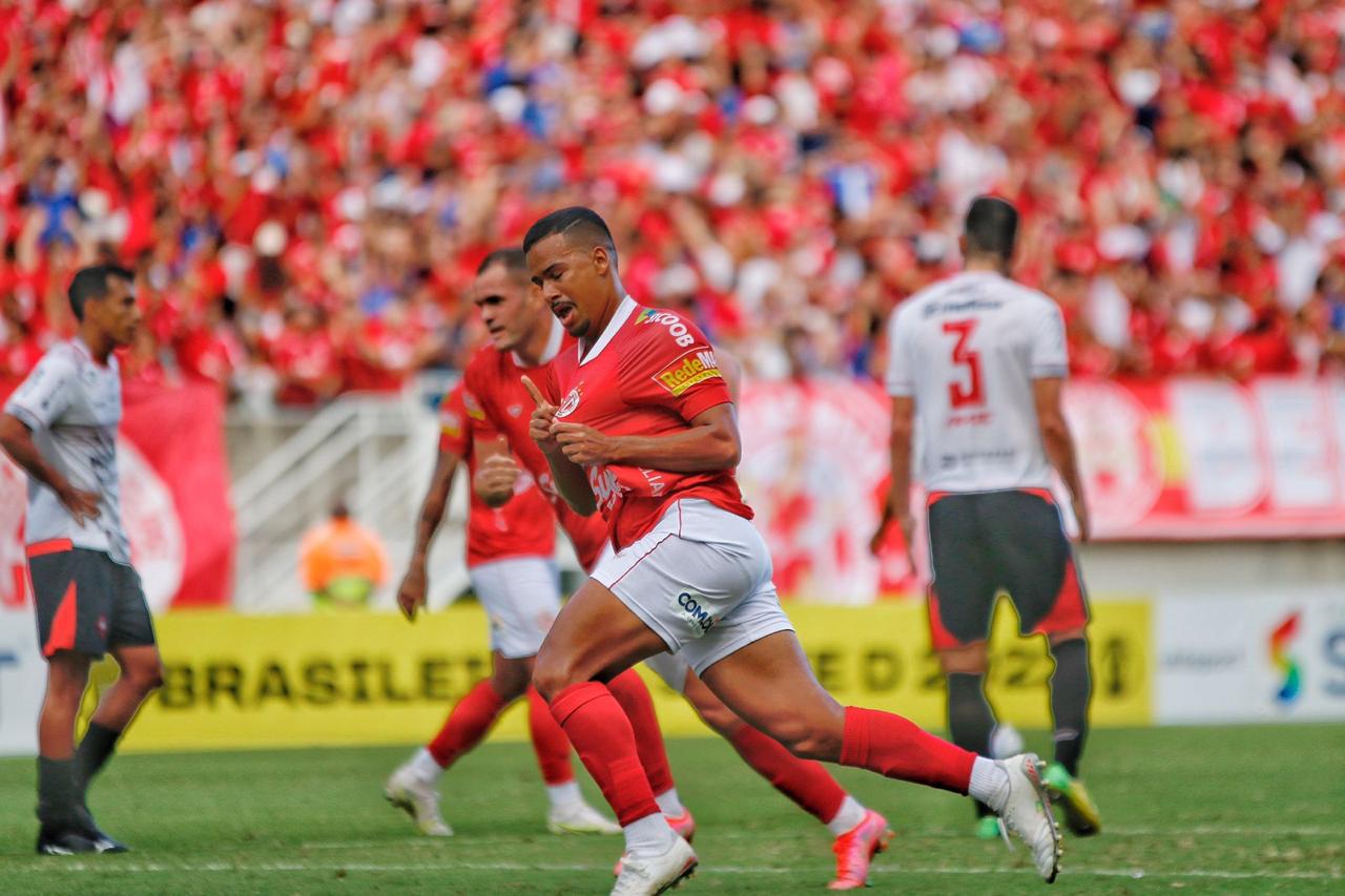 [VIDEO] América vence Moto Club e vai para Maranhão com vantagem; Edmo analisa