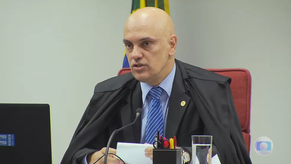 Moraes determina que aliados de Bolsonaro excluam publicações que associam Lula ao PCC