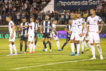 A repetição de erros na escalação e futebol medíocre