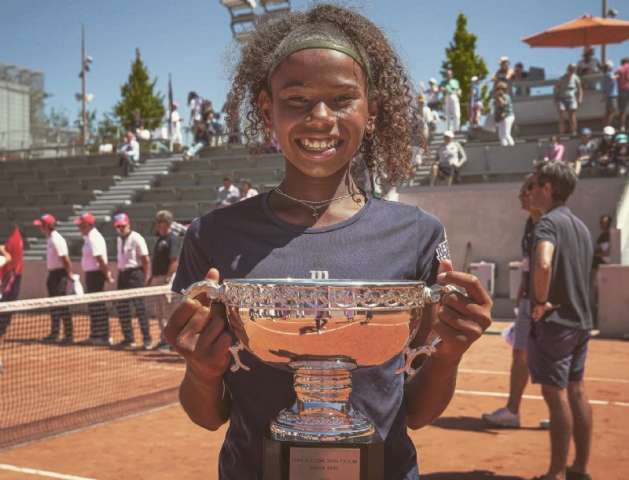 Tenista potiguar conquista bicampeonato internacional nas quadras de Roland Garros