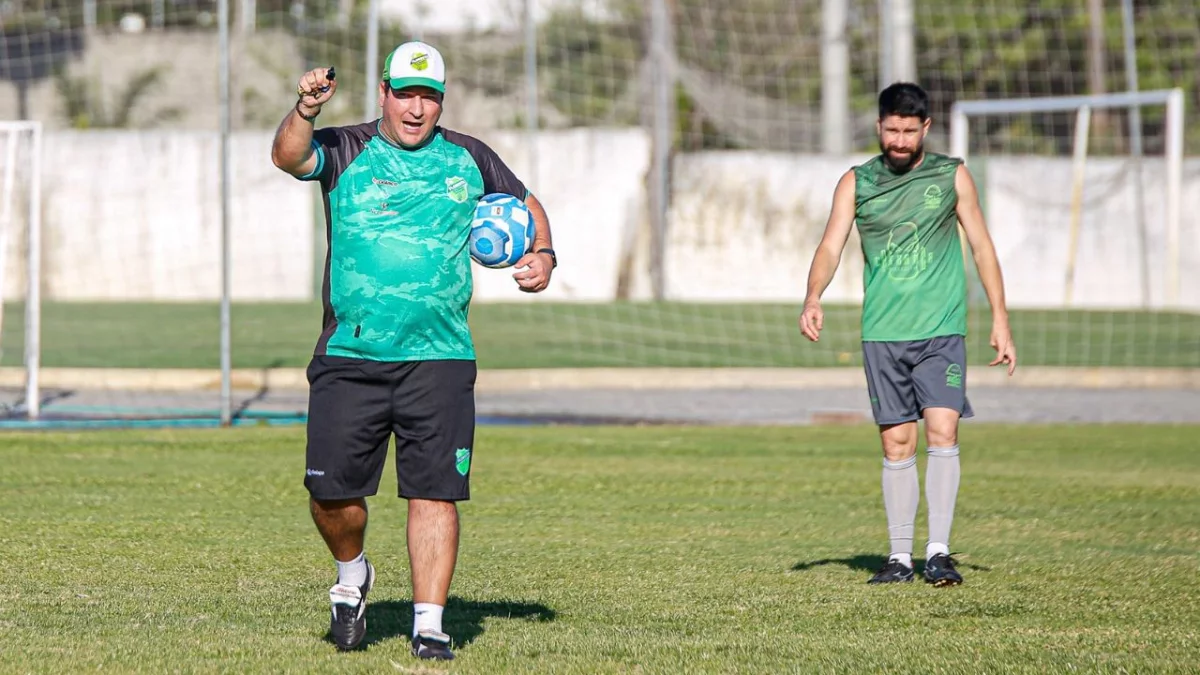 Técnico do Floresta fala em força mental para a decisão