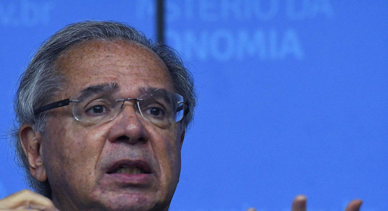 'Já ganhou a eleição? Cala a boca, vai trabalhar', diz Paulo Guedes sobre Lula