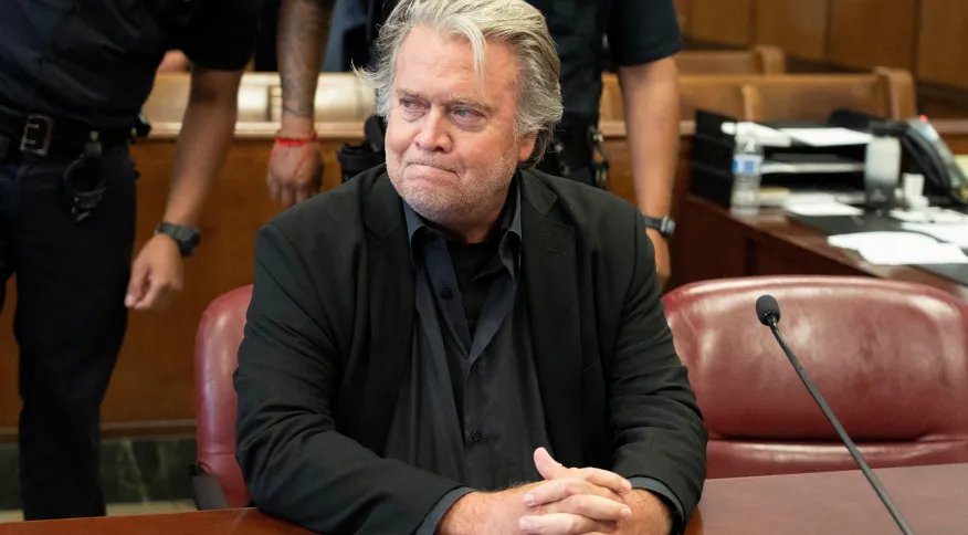 Ex-assessor de Trump, Steve Bannon é condenado a 4 meses de prisão por desacato ao Congresso