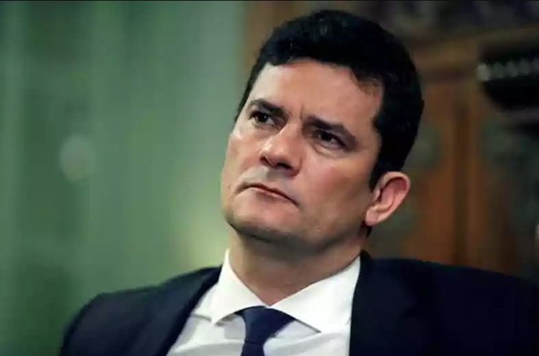 Sérgio Moro denuncia que "patrulha ideológica" quer impedir volta de Janaína Paschoal à USP