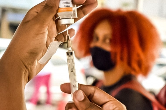 Natal vacina adolescentes a partir de 16 anos
