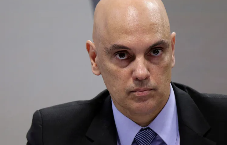 Alexandre de Moraes dá 15 dias para PF fazer relatório sobre inquérito que investiga Bolsonaro