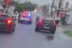 [VÍDEO] Perseguição policial em Natal termina em intensa troca de tiros; bandido é preso