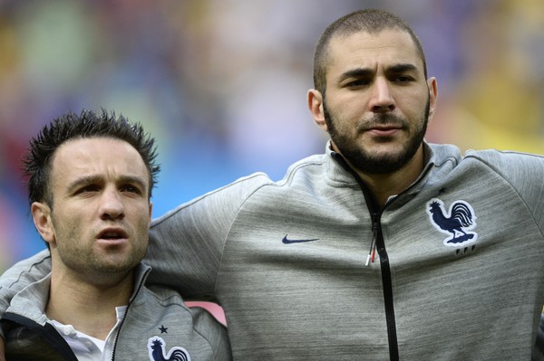 Benzema é condenado a prisão por vídeo íntimo de Valbuena