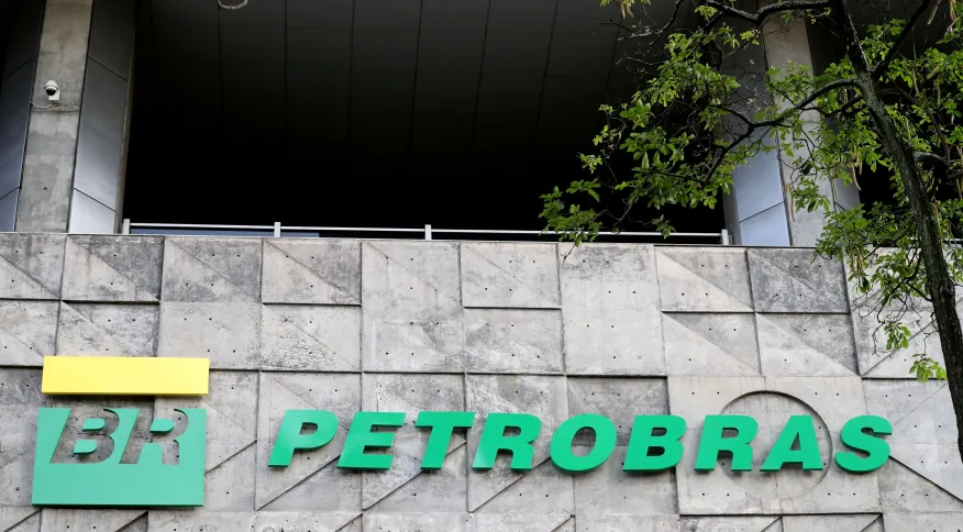 Fitch aumenta nota da Petrobras pela 1ª vez em 15 anos; ações sobem 5% na bolsa