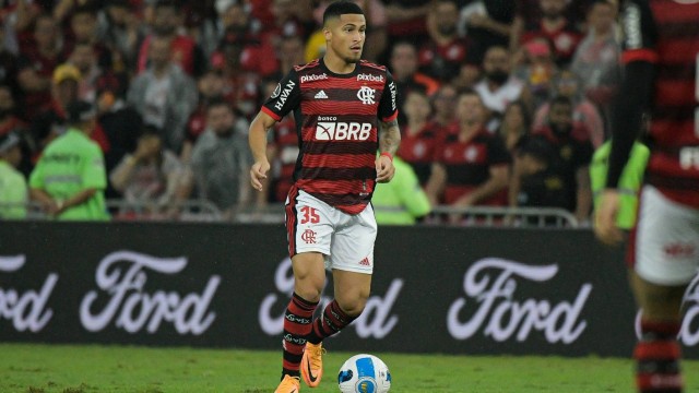 Flamengo confunde o João Gomes e faz Pix de quase R$ 2 milhões errado