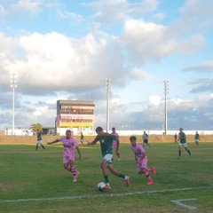 Alecrim vence o Laguna e assume liderança isolada da Série B