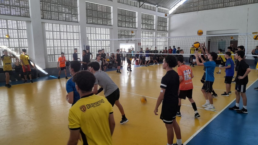 Sonho de ser atleta de voleibol do Desportivo lota ginásio do Centro Esportivo de Natal