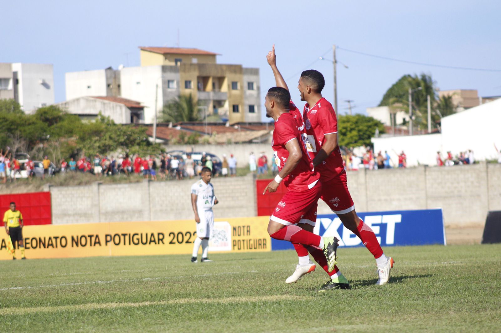 América vence o ASSU, mostra evolução, mas ainda tem a desconfiança do torcedor