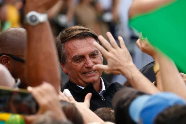 Bolsonaro irá ao funeral da rainha Elizabeth II na Inglaterra