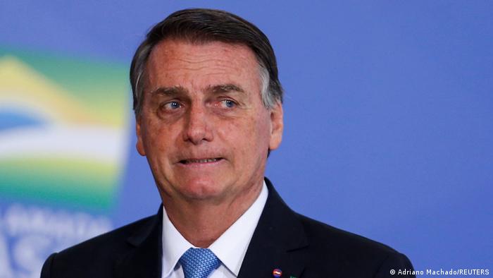 Bolsonaro afirma que não interferiu na PF e que trocou diretor por 'falta de interlocução'