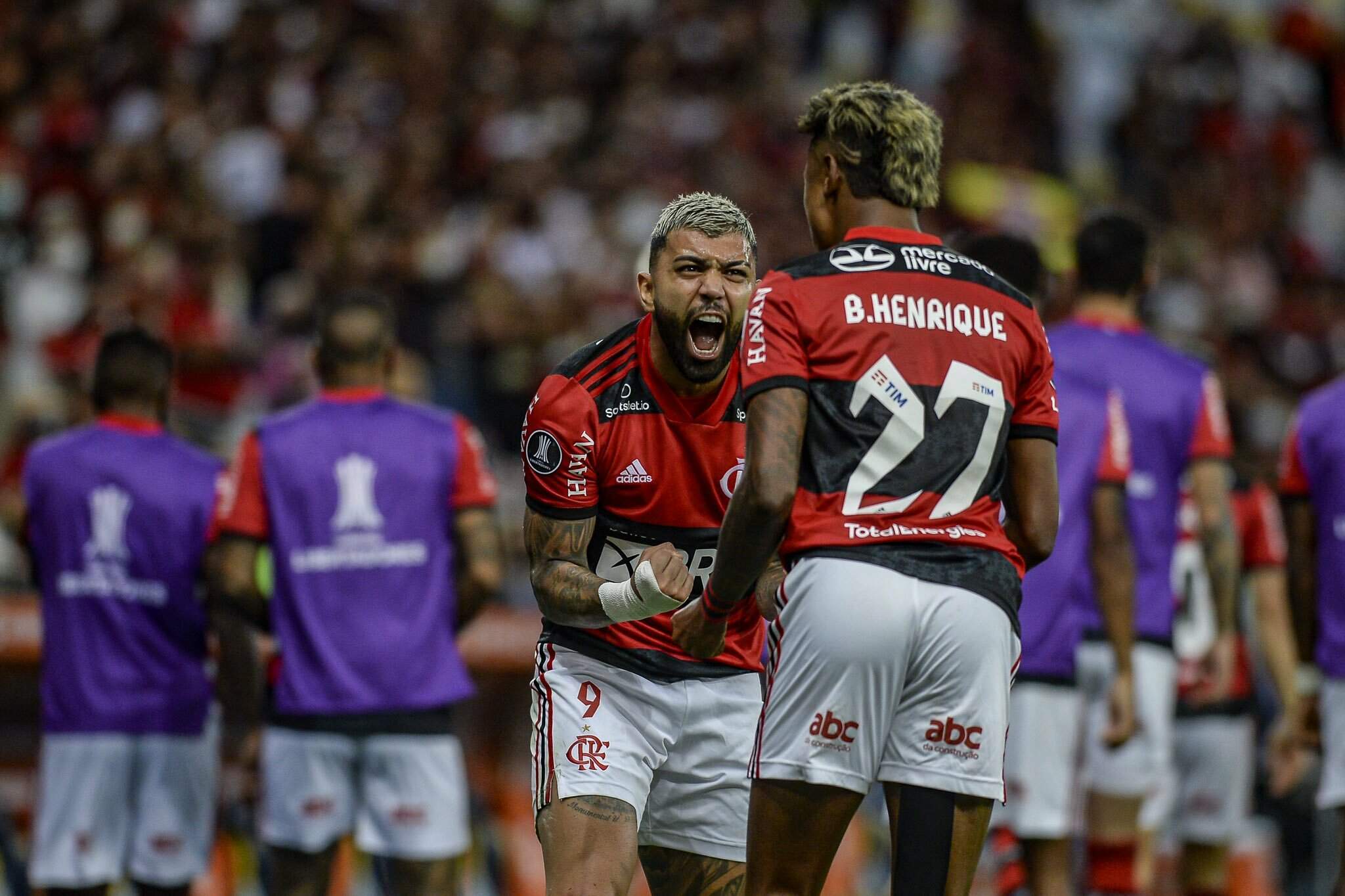 Bruno Henrique brilha, Flamengo vence o Barcelona e coloca um pé na final da Libertadores