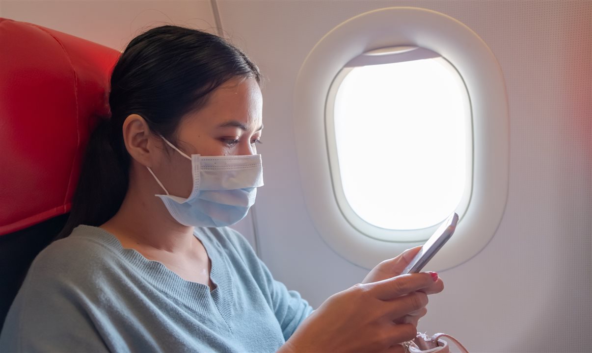 Máscaras deixam de ser obrigatórias para passageiros em aeronaves e nos aeroportos no Brasil