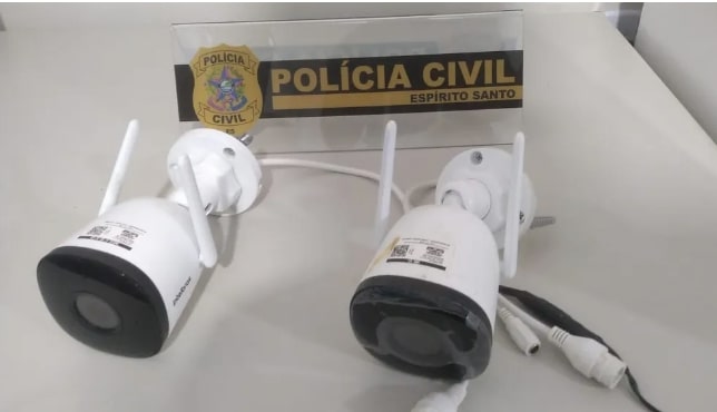 Traficantes instalam câmeras em casas de moradores para monitorar polícia e rivais