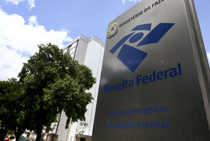 Trabalhador que ganha 1,5 salário mínimo poderá pagar IRPF 2023