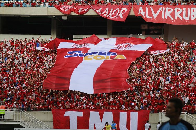 Curtinhas da história de Pedro, meninas do ABC, caravanas rubras, Maraca lotado e muito mais...