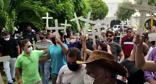 [VÍDEO] Policiais civis fazem novo protesto e invadem Governadoria