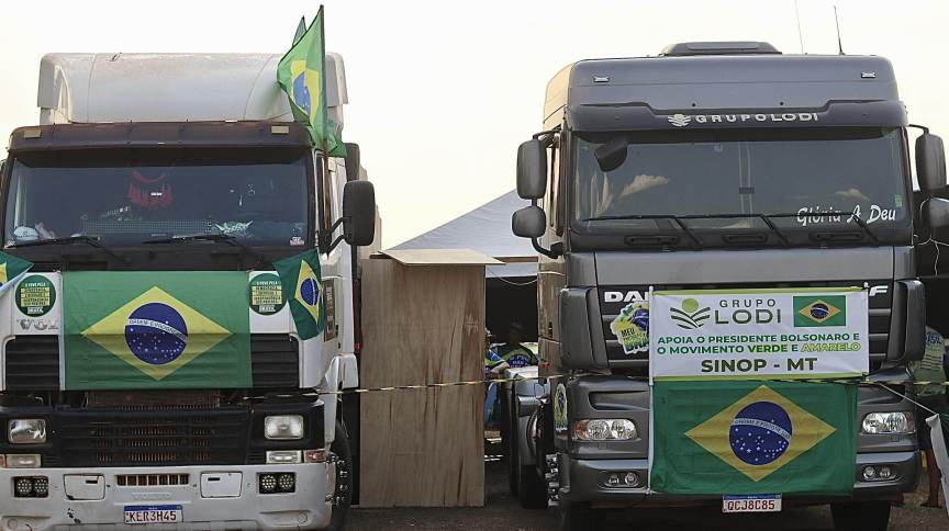 Bolsonaro confirma: Paralisação de caminhoneiros será mantida até domingo