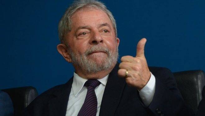 Lula fala mal da comida de palácios e hotéis onde já torrou R$7,3 milhões