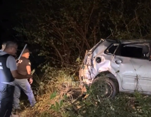 Mulher perde o controle do carro, capota e morre em rodovia no interior do RN